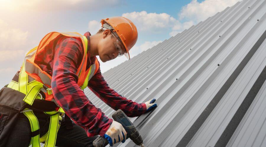 Expert Emergency Roof Repairs services in Grissom Arb, IN